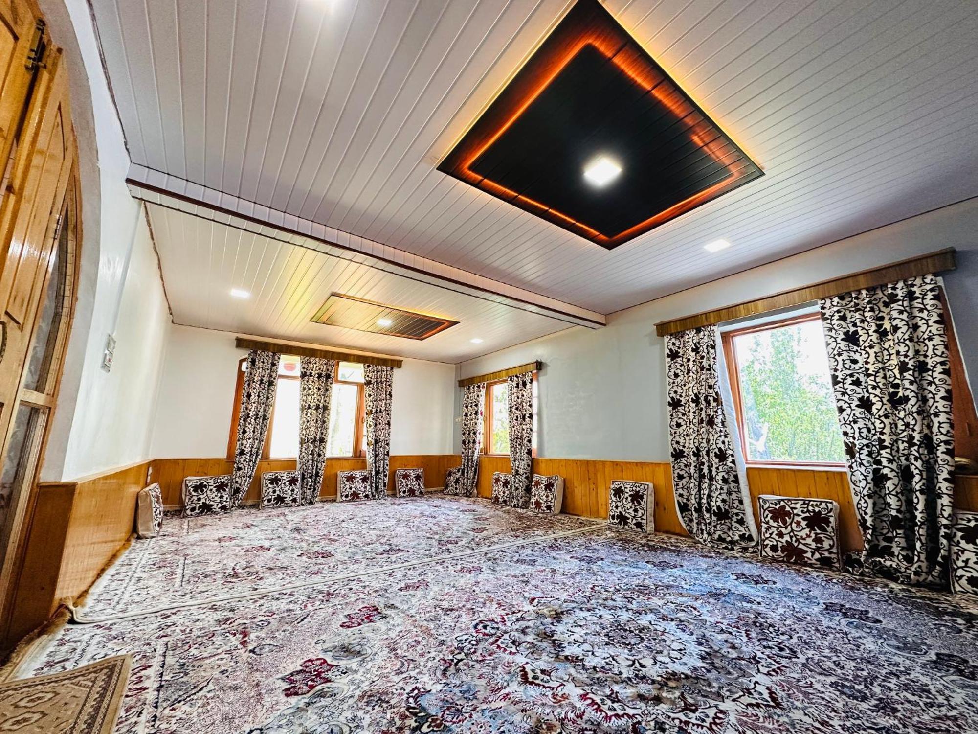 Sheen Homestay Gulmarg Exterior foto